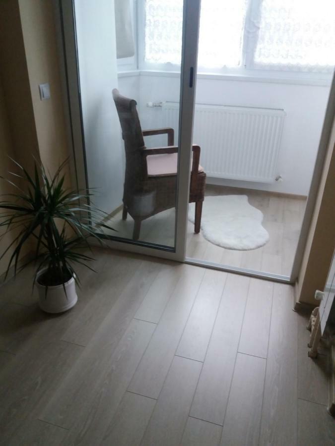Juli'S Apartment Орадеа Екстериор снимка